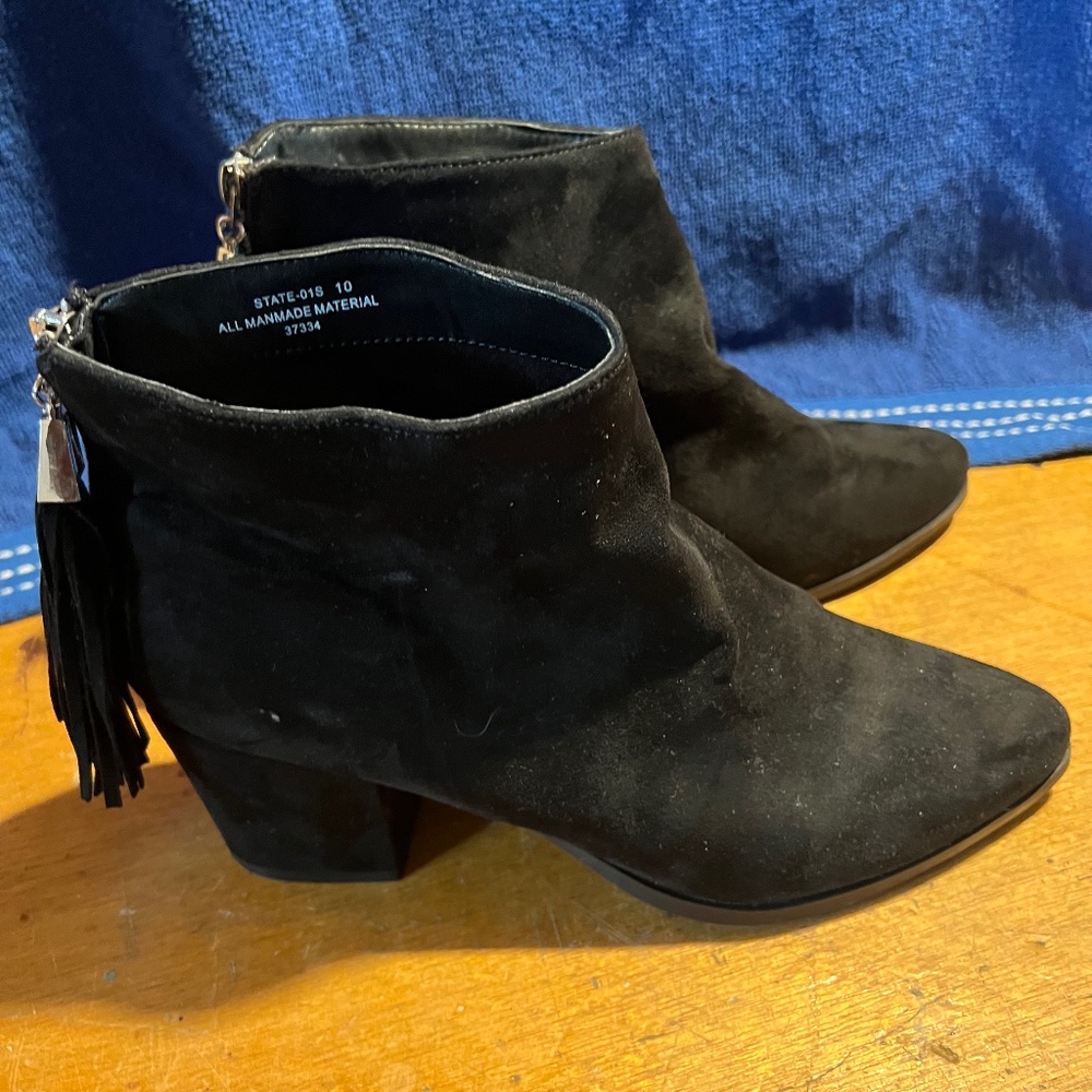 black ankle boot with zippered tassel size 10